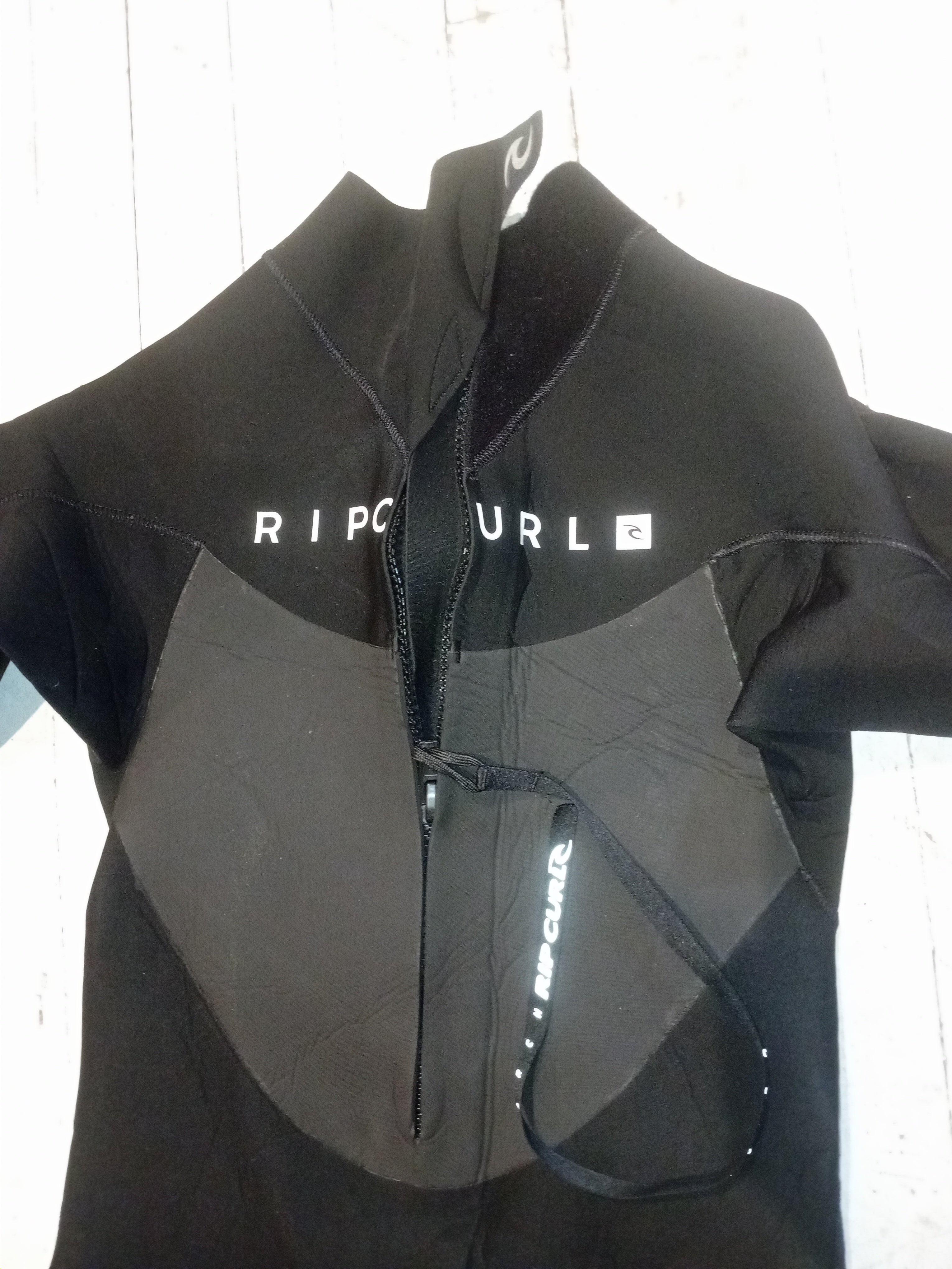 RIPCURL OMEGA 3/2mm SEALED WETSUIT (SIZE LS) - USED