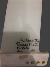 Charger l&#39;image dans la galerie, RAINBOW FIN CO. -  13-7 RACE, G-10 Trim Box Fins Perfect Condition
