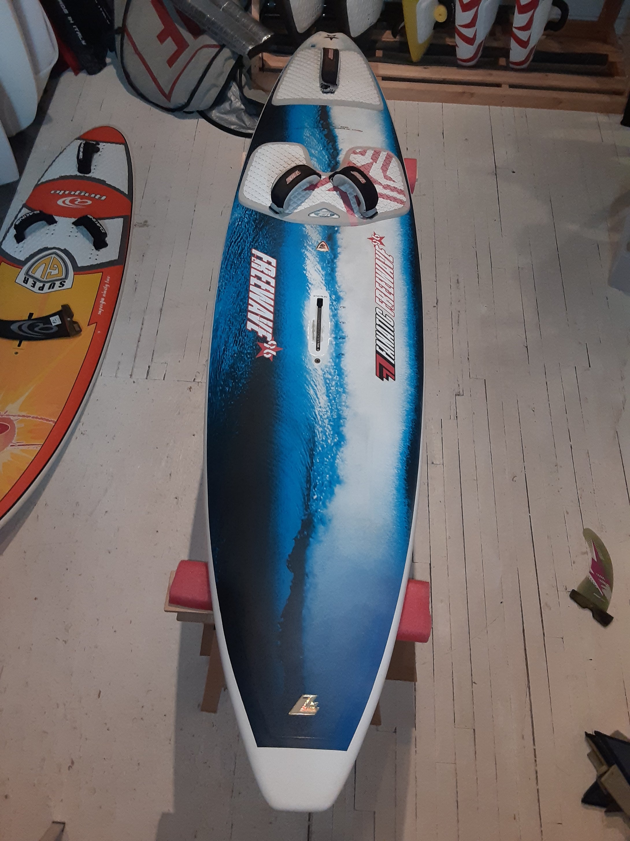 FANATIC FREEWAVE 96L BOARD - USED