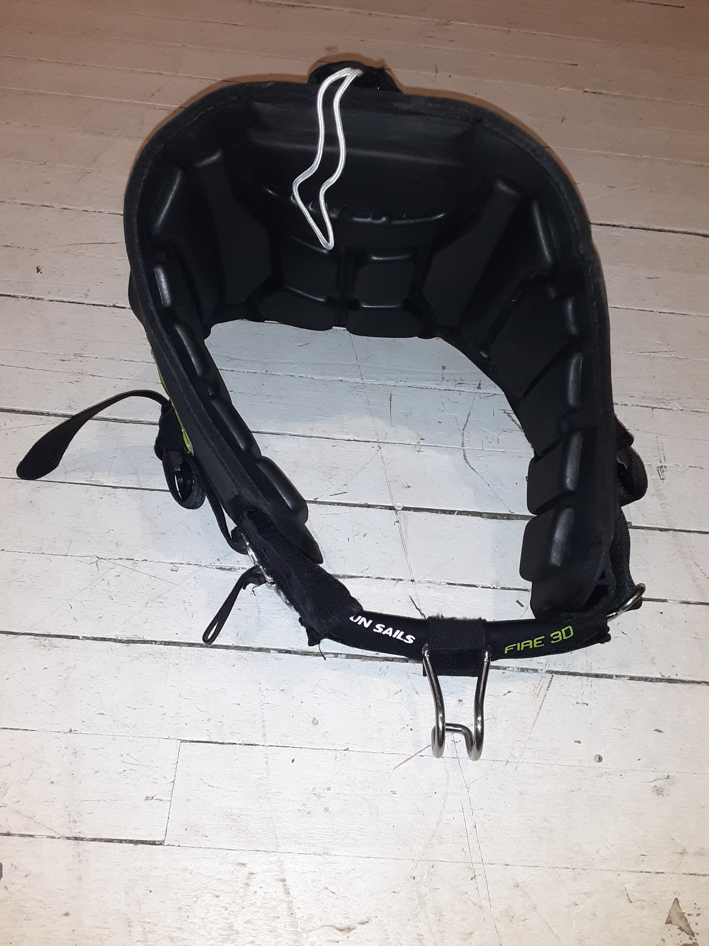 GUNSAILS WAIST HARNESS FIRE 30 SMALL - USED