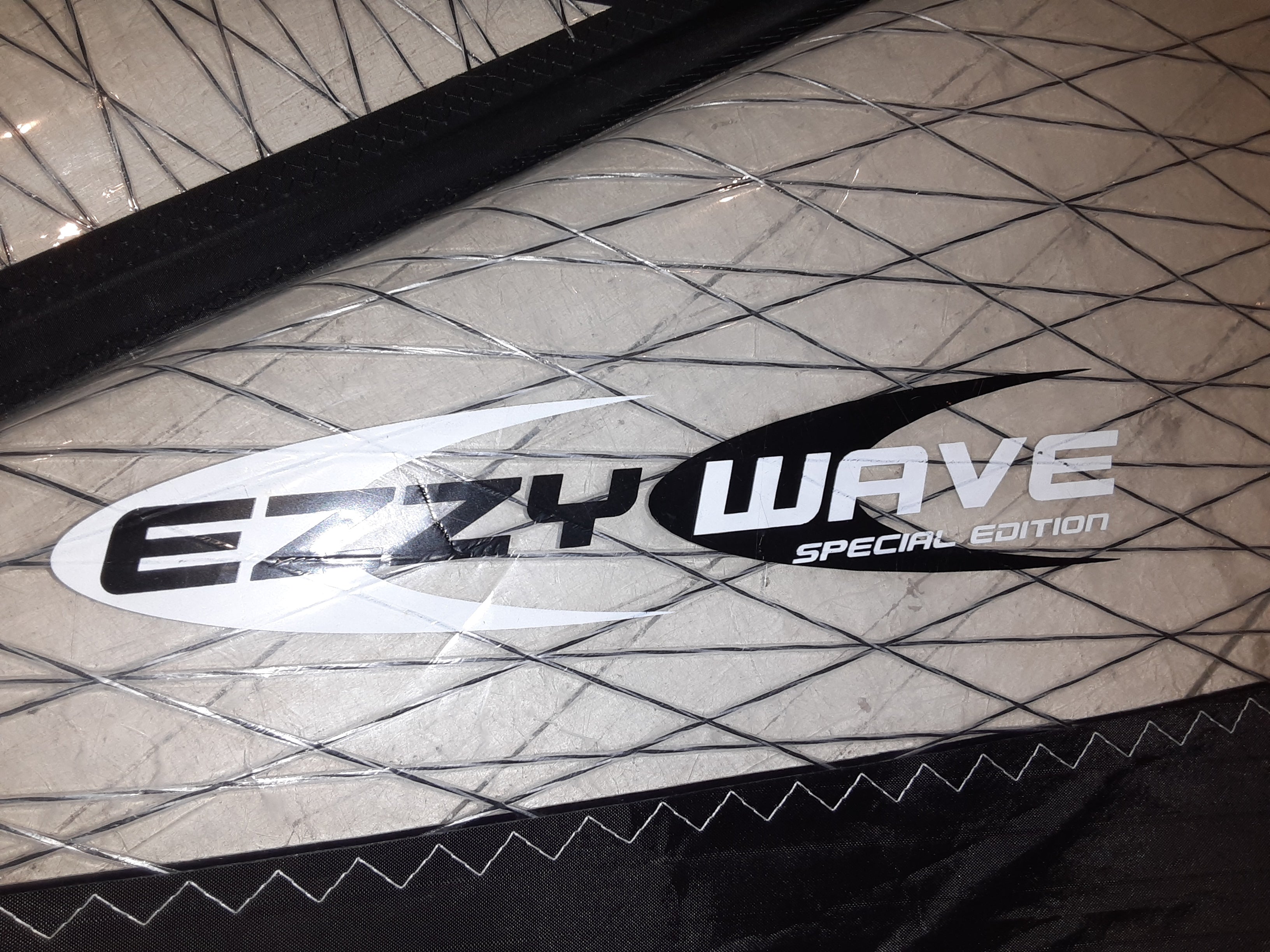 EZZY WAVE SPECIAL EDITION 5.5 SAIL - USED