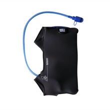 Load image into Gallery viewer, FORWARD WIP - HYDRATION BAG 1.5 L
